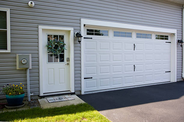 24/7 Emergency Garage Door Panel Replacement experts in Collinsville, TX